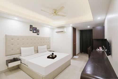 Super Townhouse The AMV Hotel