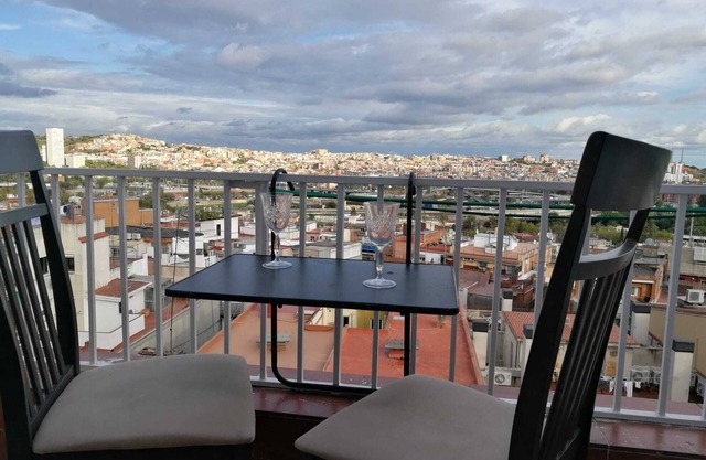 Super Views Finestrelles Attic Entire Apartment