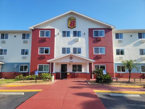 Super8 by Wyndham NEARBY Clearwater St Petersburg International Airport