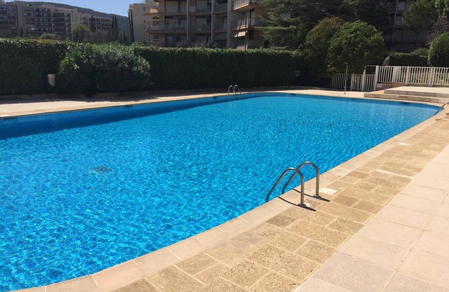Superb 4-star 2-room ground floor apartment with terrace & large pool
