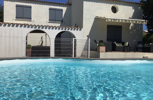 Superb air-conditioned villa with pool 10 minutes from the beaches of Agde and Marseillan