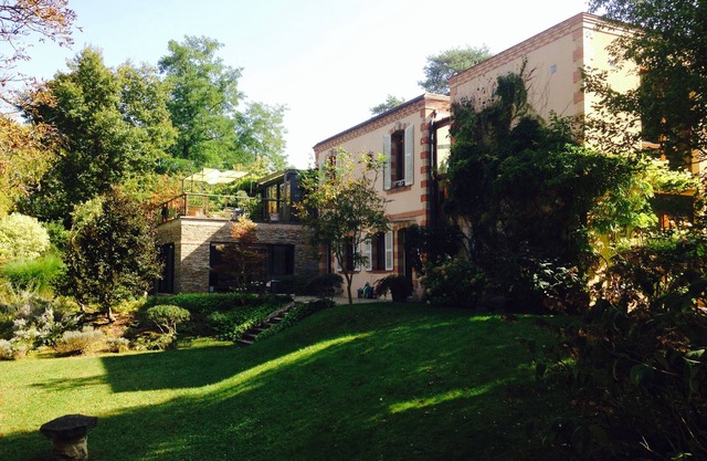 Superb architect-designed villa in Fontainebleau -1h from Paris