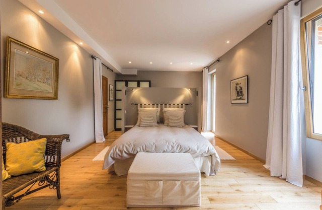 Superb architect-designed house in the heart of the forest near Rambouillet Versailles