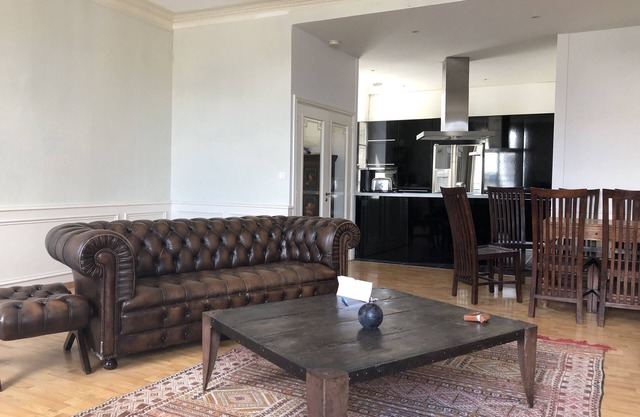 Superb duplex exceptional view on the port.