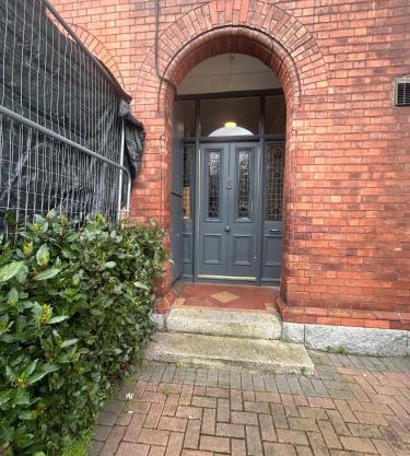 Superb Location 3 MIN TO RDS, AVIVA, D4 2 BED APARTMENT