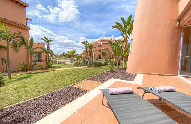 Superb luxurious groundfloor 1 bedroom app on Mar Menor golf resort