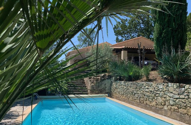 Superb private and dominant villa with swimming pool - Classified 3 *** Hérault Tourisme