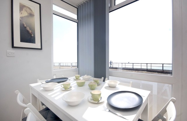 Superb Sea View, all amenities in walking distance, new renovation