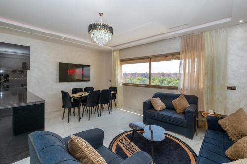 Superbe Appart 3 pièces Moderne, Confort avec vue panoramique sur Marrakech plein centre à 7 min a pied de Gueliz