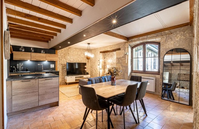 Superbe appartement, situé au cœur de la ville.