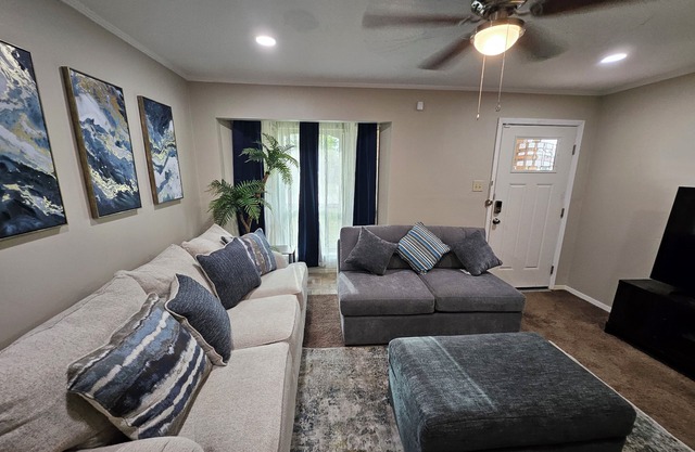 SUPERHOST Spacious Luxury Praise Place: Charming 4-b/rm in Mesquite/CRIB/RODEO