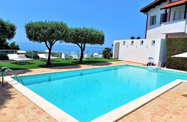 Superior Apartment | with pool and breathtaking view to the sea