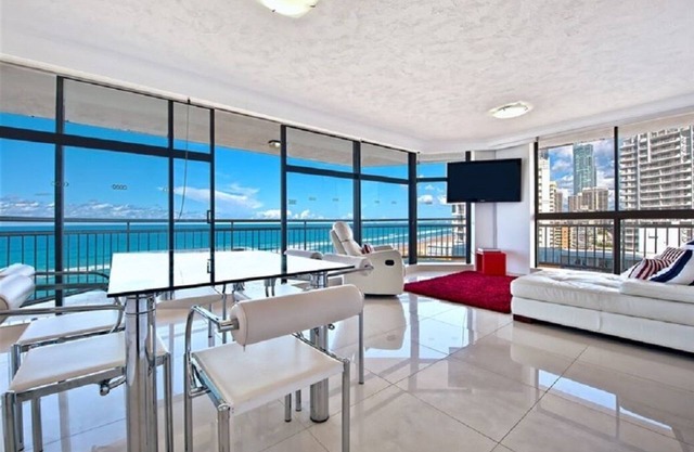 Surfers Paradise Apartment With Amazing Views
