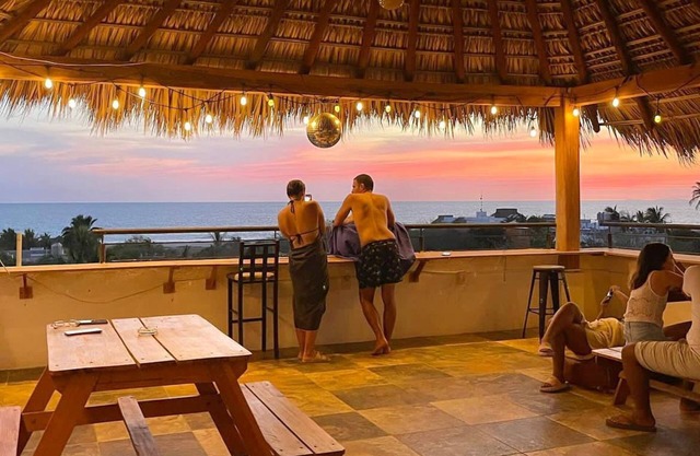 SurfNest Tamarindos
