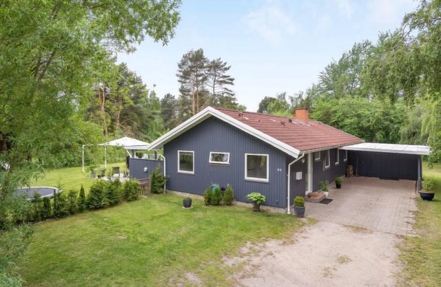 "Sverker" - 300m from the sea by Interhome
