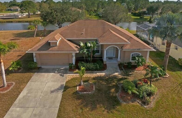 SW Florida River Retreat with optional electric heated pool and spa #1069