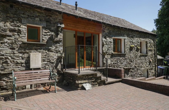 SWALLOW'S NEST, pet friendly, with a garden in Braithwaite