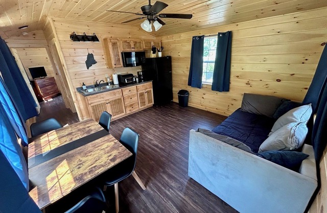 Sweet 1BR Brand New Waterfront Acadia Cottage @ Jenkins Beach