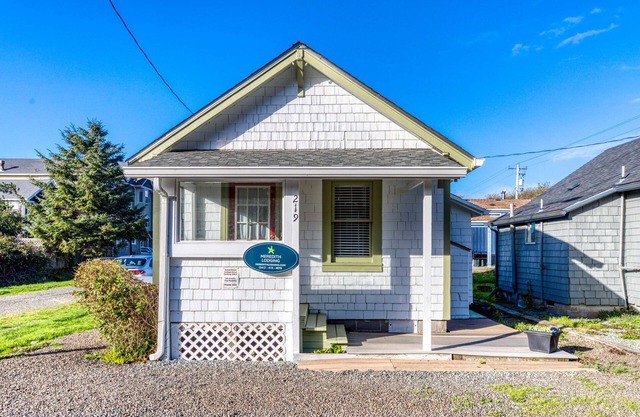 Sweet, Classic Oregon Coast Cottage Sits Across the Street from Rockaway Beach!