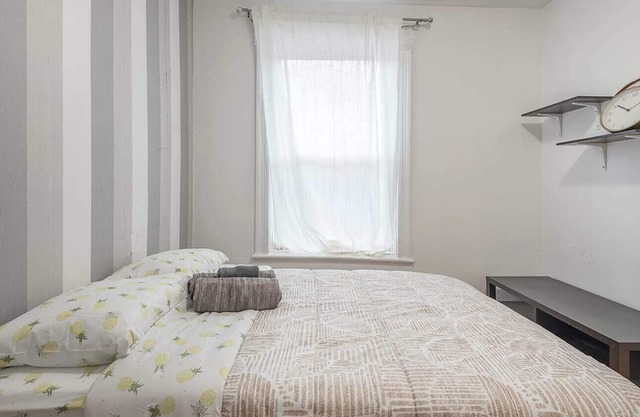 Sweet Little Bedroom in Shop Angus!