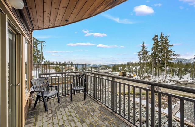 Sweet Peaksn Prime location , True ski in ski out Bear Lodge