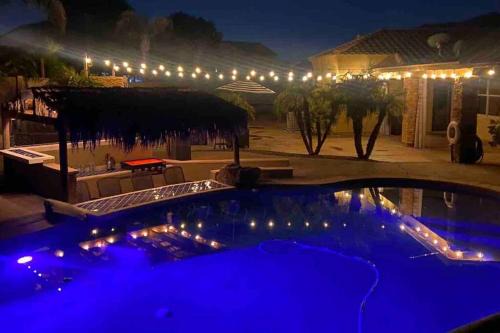 Swim up bar, outdoor living, heated pool available