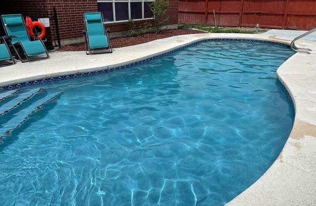 🏊‍♀️ Swimming 🏊‍♂️ Pool & 🏀Basketball Court washer and dryer, 4 tvs. Great place come