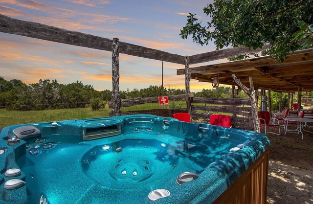 Swing On Inn I Hot tub, Sleeps 12