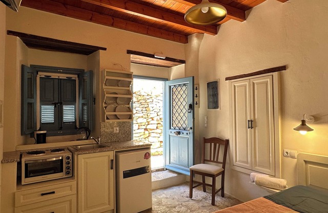 Symi Uptown Carmine Street View Studio