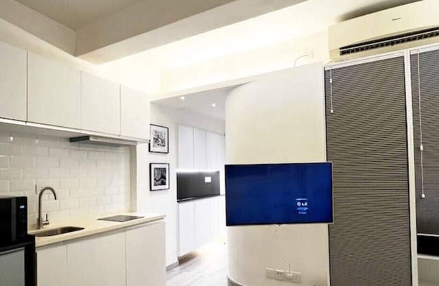 SYP01-A unique studio with front and back terrace