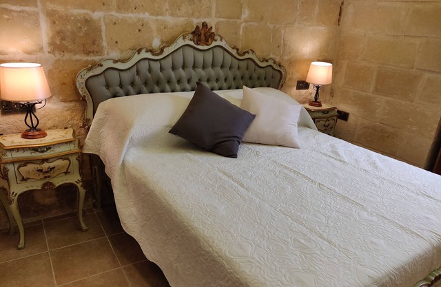 T' Annamari Townhouse in the Three Cities close to all tourist attractions.