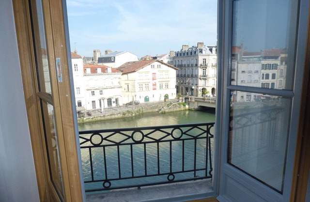T1 bis, view Nive, heart of city, ideal for couple/small family, everything on foot!