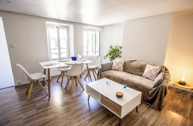 T2 52 m2 in the heart of town, simple and comfortable, ready to live in!