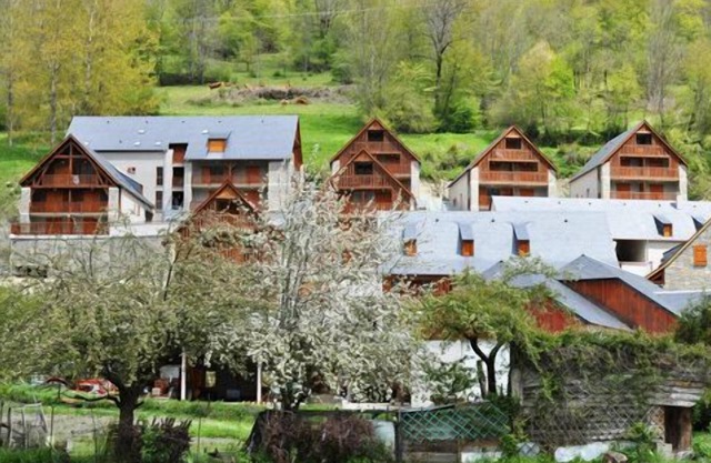 T2 Loudenvielle BALNEA Near Peyragudes and Val Louron sleeps 6.