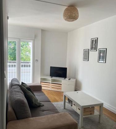 T2 - Quartier Mézières - 1 chambre -1 terrasse
