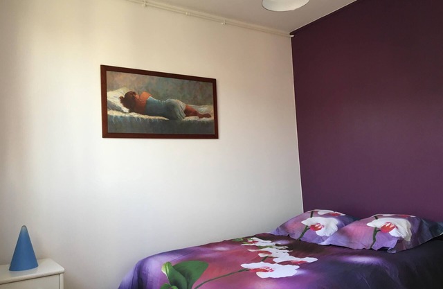 T3 ROUEN docks side with free parking - 4 BEDS