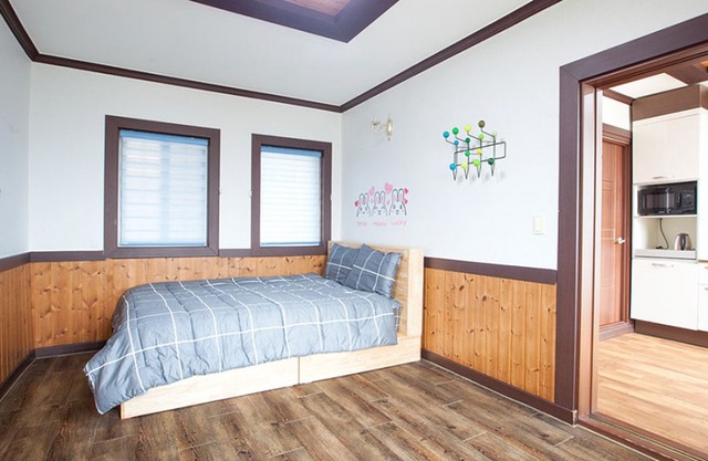 Taean (Anmyeondo) Kkotji Lighthouse Pension