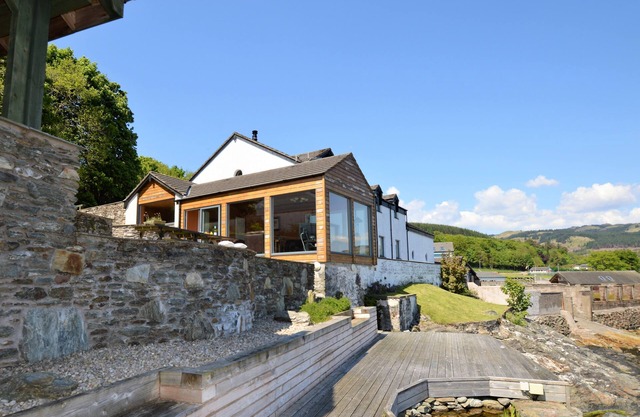 Taigh Na Mara, luxury villa on Private beach, sleeps 10