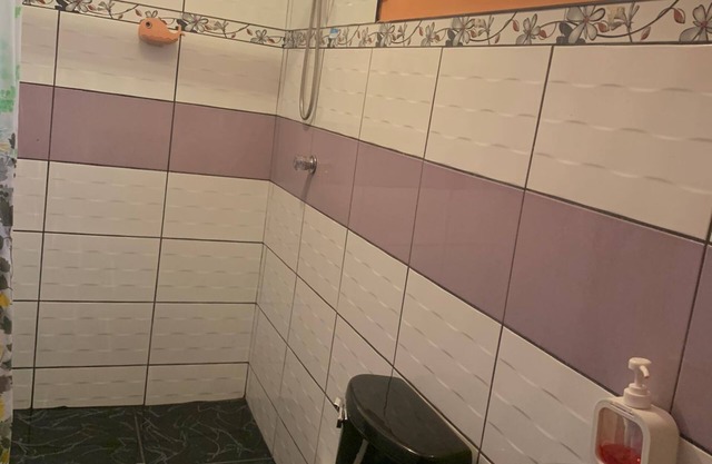 TAMBO'S. Perfect rest for the traveler.