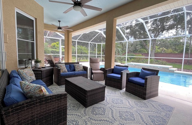 Tampa Family Home Sleeps 10