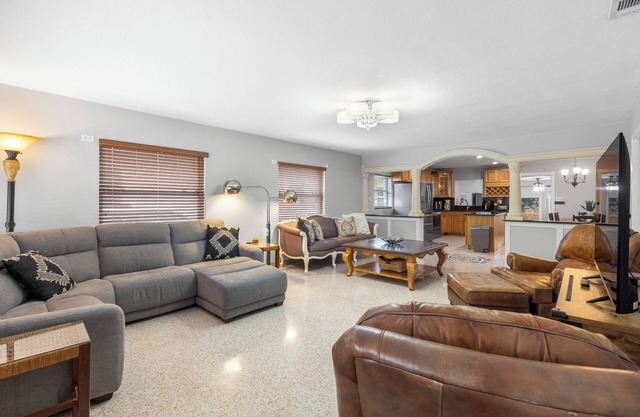 Tampa Getaway - Sleeps 12 - Near Riverwalk & Downtown