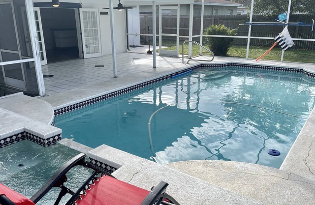 Tampa Pool House in Midtown - Sleeps 12