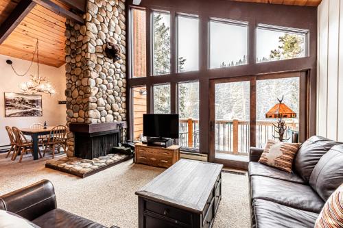 Tannenbaum by the River 302 by Great Western Lodging