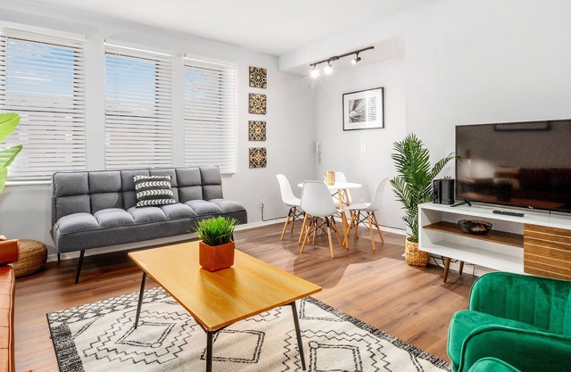 Tantalizing Tribeca, Buzzing Nightlife, BJC Hospital