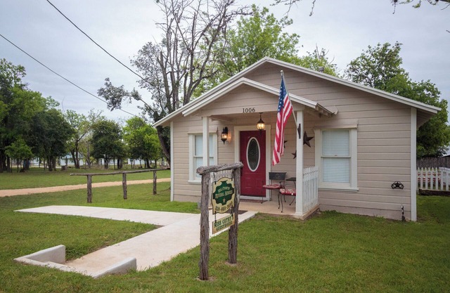 Tastefully Outfitted Guesthouse in Bandera