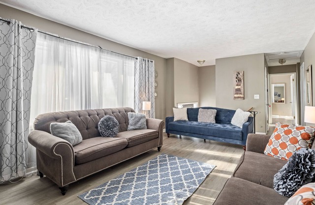 Taylor. Serene pet friendly home. No pet fee!