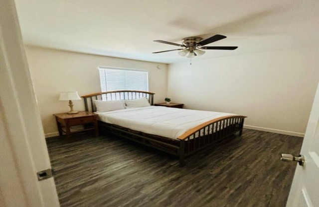 Tempe Retreat: 2BR w/Laundry + Covered Parking