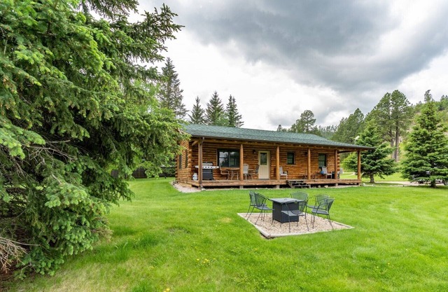 Tenderfoot Creek Cabin | 2 Bed, 1 Bath
