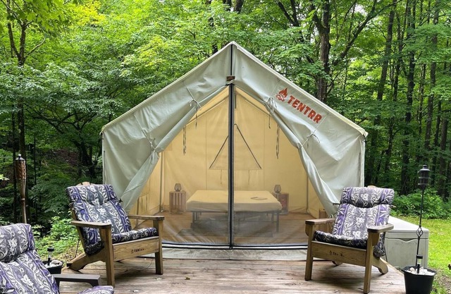 Tentrr Signature Site - Paradise Falls - Coleman Outfitted Site