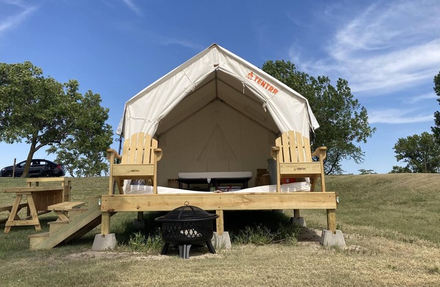 Tentrr State Park Site - Nebraska Sherman SRA – East Ridge Lakeview J – Single